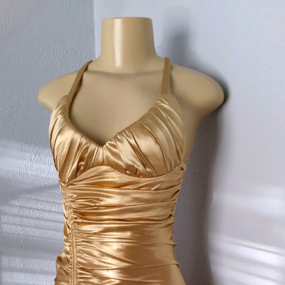 Gold drees